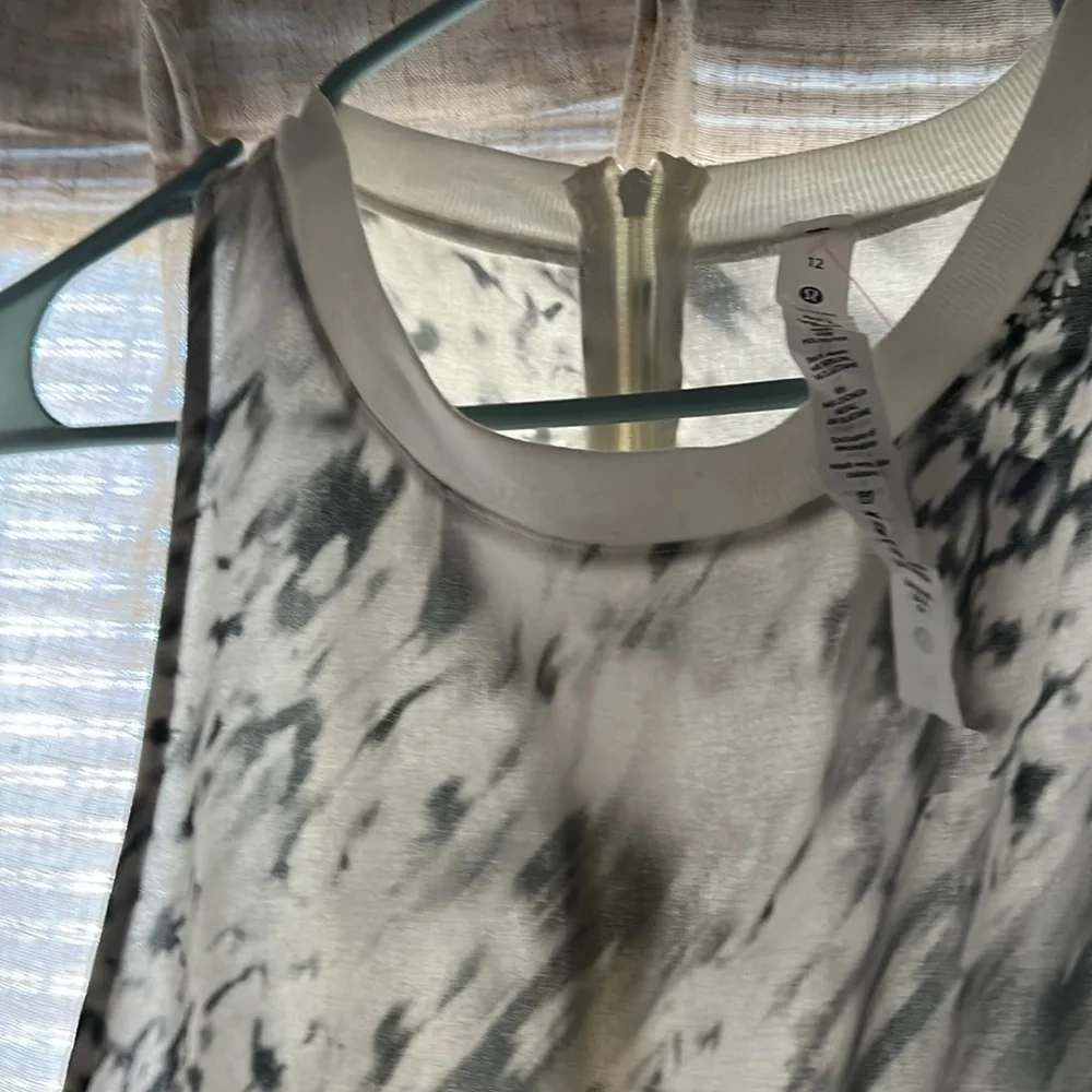 Lululemon mesh overlay Dress size 12 - Picture 7 of 8